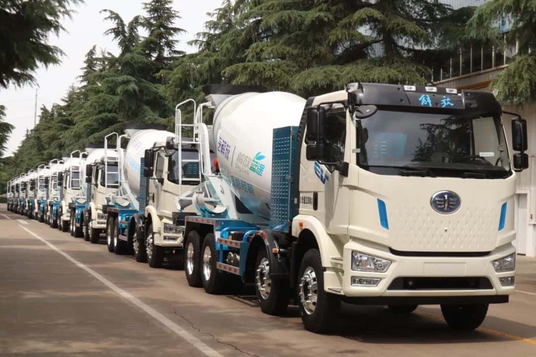 中集车辆新能源搅拌车，，硬核助力西南地区重点工程建设