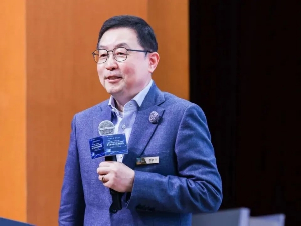 【梦之城新闻】中集车辆董事长兼CEO李贵平出席交大安乐“第七届中国行业生长论坛”
