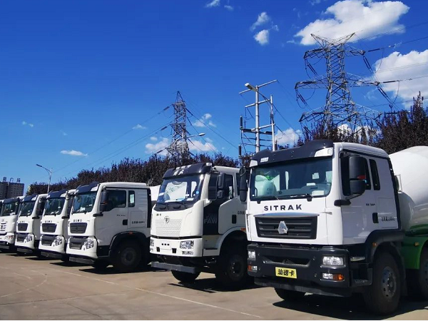 8月销量又立异高，，，，，重卡市场破百万！