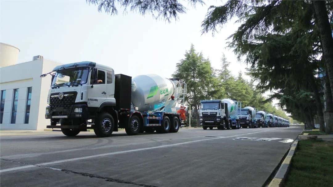 驭风而行，，，，，，中集车辆15台新能源搅拌车驶入湖北，，，，，，绘就荆楚生态长卷